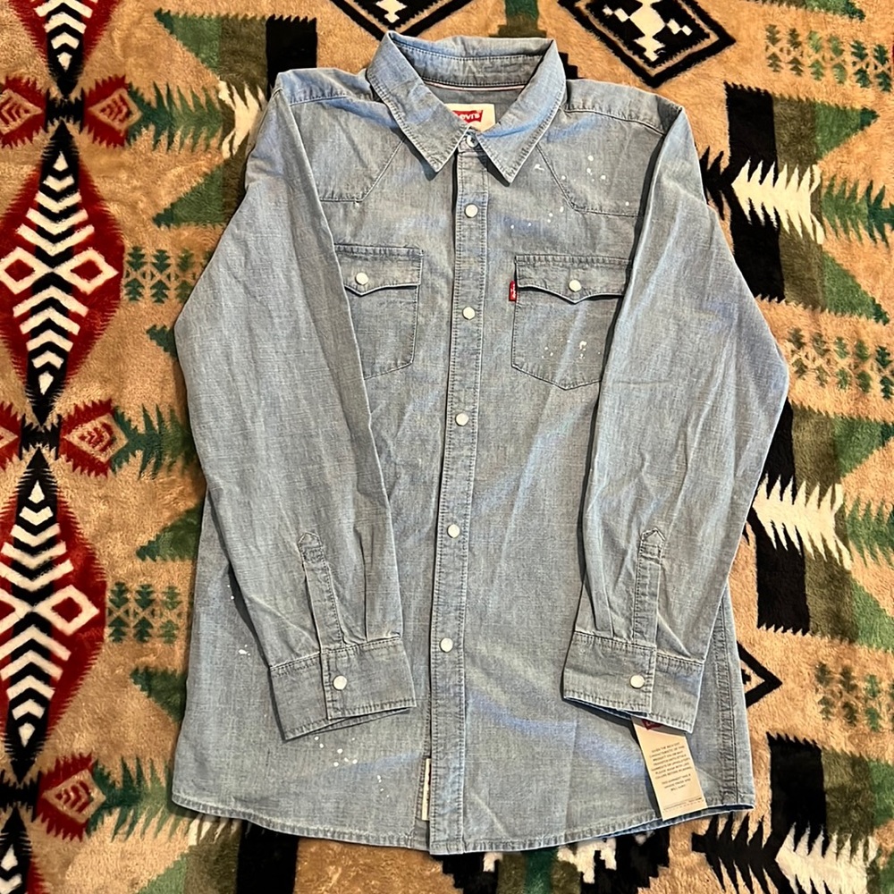 Levi’s Button Down